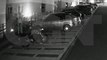 Câmeras flagram ladrões furtando Honda Titan de placa BEU-3H30