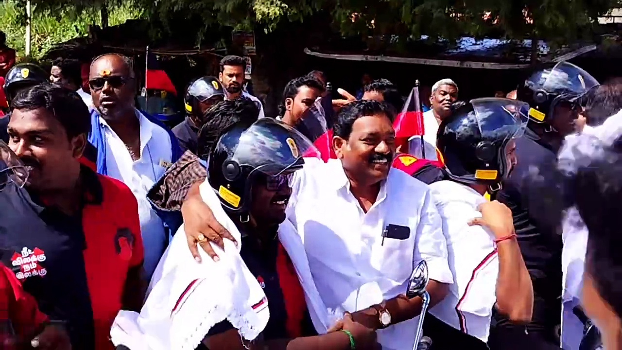 திமுக இளைஞரணி மாநாடு தொடர்பான இருசக்கர வாகன பேரணி; தருமபுரியில் அமோக வரவேற்பு