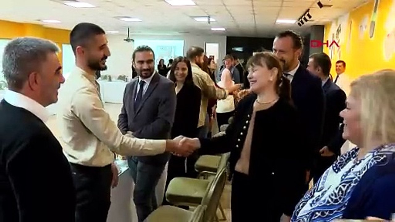 Demirören Medya Lisesi, şehit edilen öğretmenle...