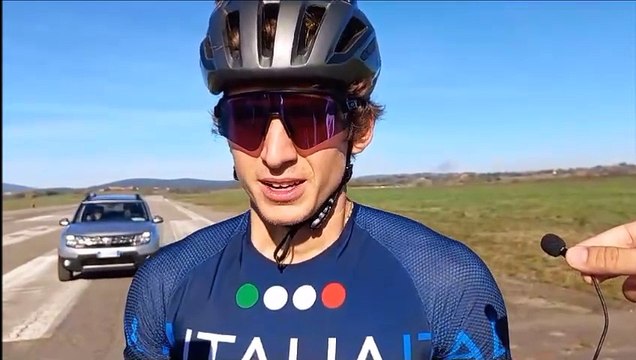 Siena, il campione di pattinaggio sfida il cavallo: ? pareggio