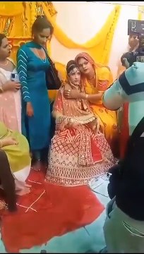 Video: ढोल-नगाड़े के साथ नाचते हुए निकली किन्नर निशा की बारात, शादी की 3 मिनट का वीडियो वायरल