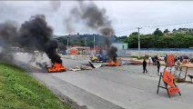 Cansados de alagamentos, moradores fecham Rodovia dos Minérios e pedem solução