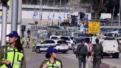 Llegan a Egipto los primeros trece rehenes liberados por Hamás