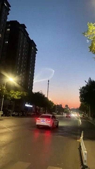 Misteriosa figura en el cielo de China