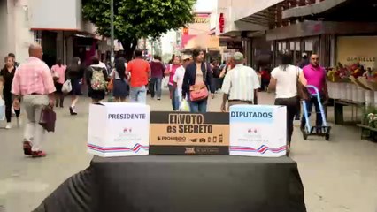 ¿Loza de cemento sobre las urnas-