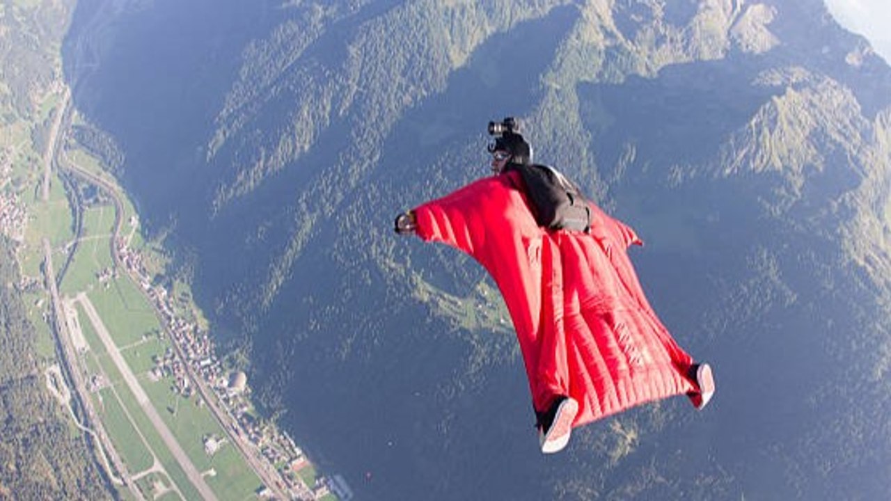 Piloto Condenado Por Homicidio Involuntario Tras Matar A Un Paracaidista En Wingsuit