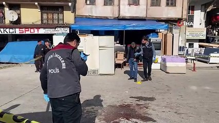 İki esnafın arasında bıçaklı kavga: 1 kişi ağır yaralı