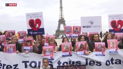 下载视频: Israël-Hamas : Manifestation pour la libération des otages au Trocadéro