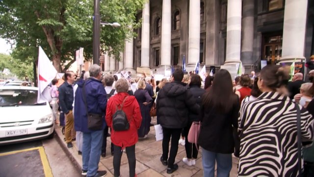 Hundreds attend rally at SA Parliament demanding Royal Commission into domestic violence in SA