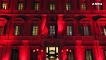 Roma, la facciata di Palazzo Madama rossa contro la persecuzione religiosa