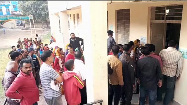 Rajasthan Election : गांव से लेकर शहर तक दिखा मतदान का उत्साह, पोलिंग बूथ पर लगीं कतारें