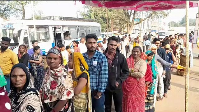 Rajasthan Election : गांव से लेकर शहर तक दिखा मतदान का उत्साह, पोलिंग बूथ पर लगीं कतारें