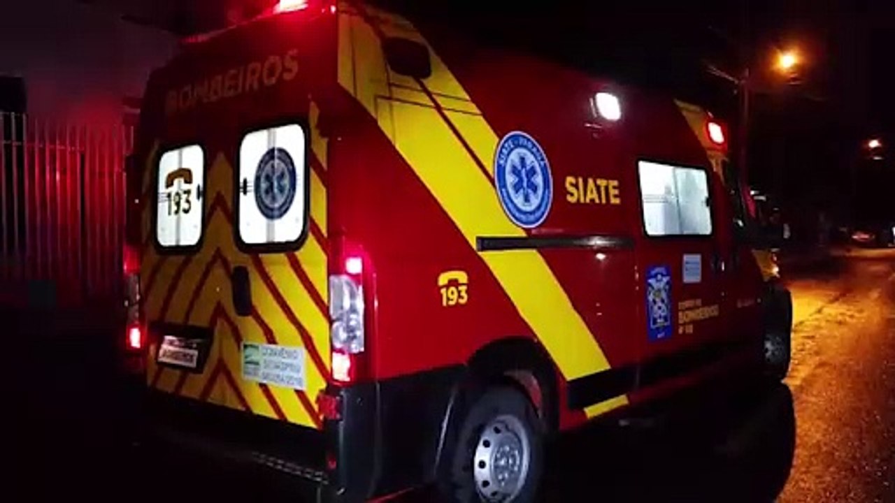 Motociclista sofre grave lesão após ser fechado por carro e sofrer queda no Conjunto Riviera