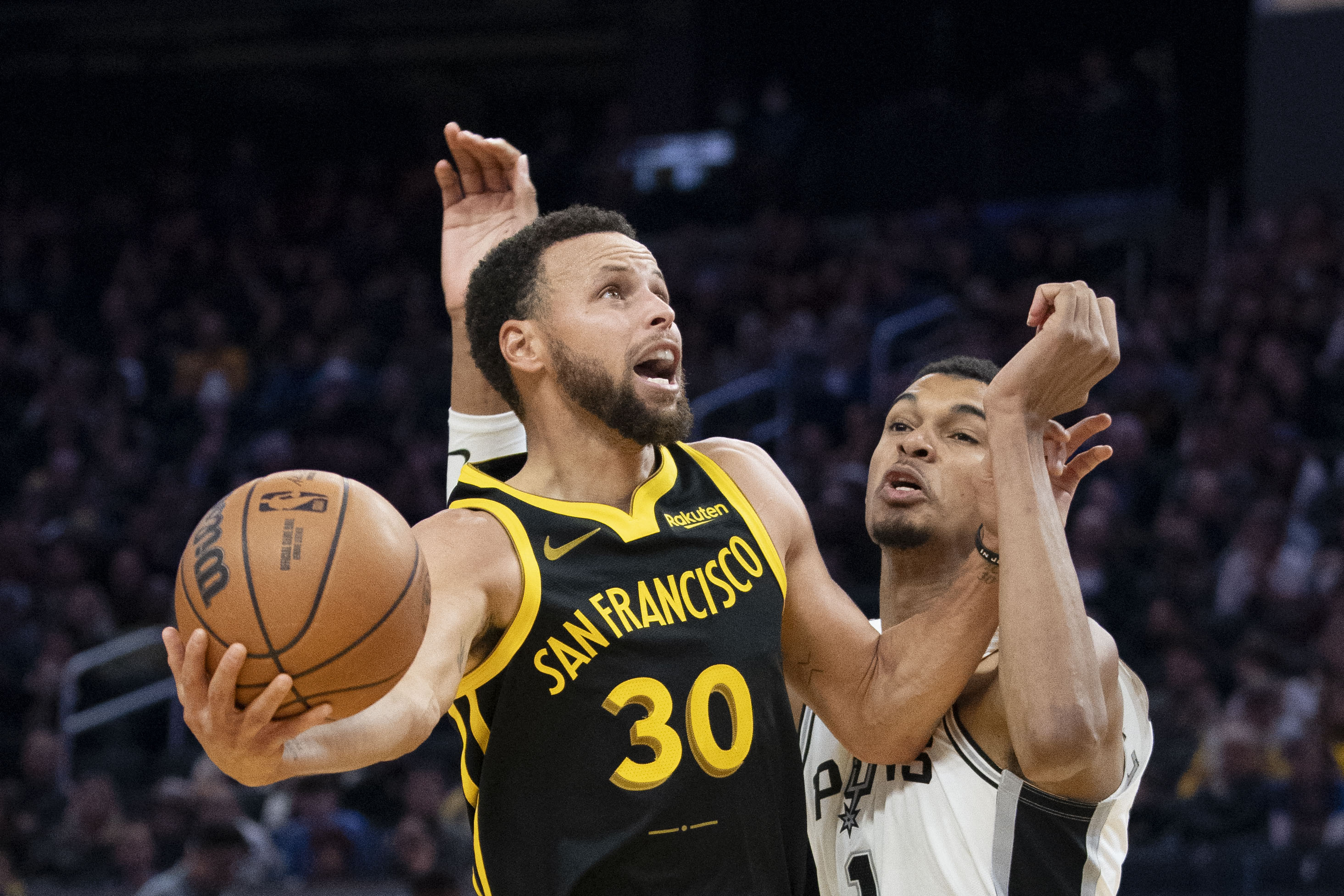 NBA In-Season Tournament : Wemby et les Spurs tombent sur un grand Curry