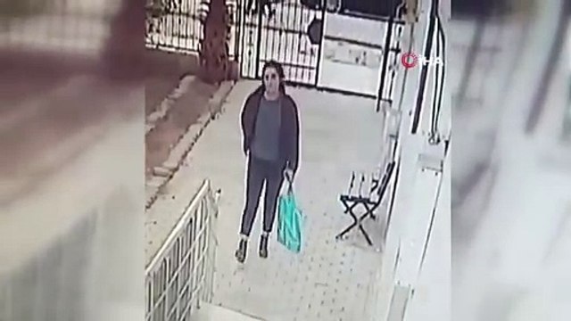 Gözüne kestirdiği ayakkabıyı önce denedi, sonra çaldı...Hırsızlık anları kamerada