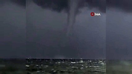 İzmir açıklarında oluşan hortum böyle görüntülendi