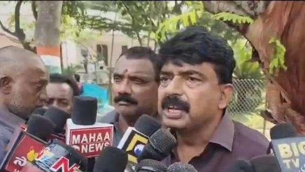 కృష్ణా జిల్లా: పవన్ కళ్యాణ్ పై మరోసారి రెచ్చిపోయిన పేర్ని నాని