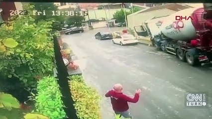 Freni patlayan beton mikseri 7 aracı hurdaya çevirdi