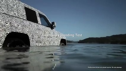 İzleyen bir daha izliyor! Yüzen arabadan ilk görüntüler