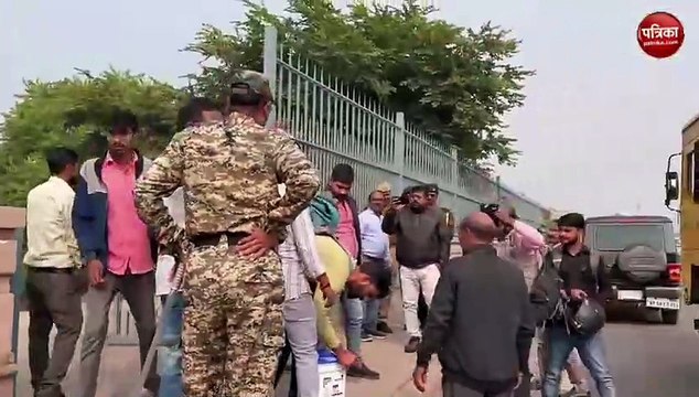 Video : लखनऊ में कश्मीरी ड्राई फ्रूट बेचने वालो का सामान हुआ जब्त