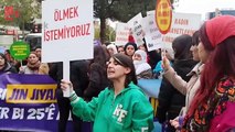 Gülistan Doku'nun ablası Aygül Doku' da eyleme katıldı. Kadınlar 
