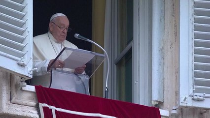 프란치스코 교황, 감기 증세로 공식 일정 취소 / YTN