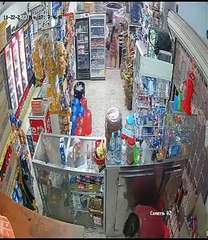 Valerosa mujer frustra asalto a mano armada y encierra a delincuente