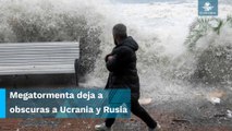 Megatormenta provoca olas gigantes en Rusia y Ucrania; hay cuatro muertos