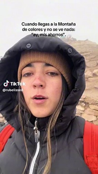 "Ay mis ahorros": Turista llega a la montaña de siete colores y sorprende con reacción
