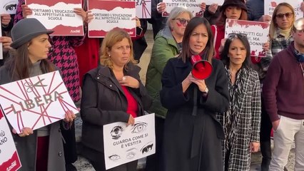 25 novembre, alla manifestazione di Azione l'urlo con i nomi delle vittime