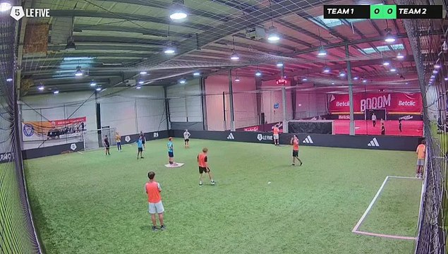 Reims 25/11 à 14:11 - Football Terrain 2 adidas (LeFive Reims)