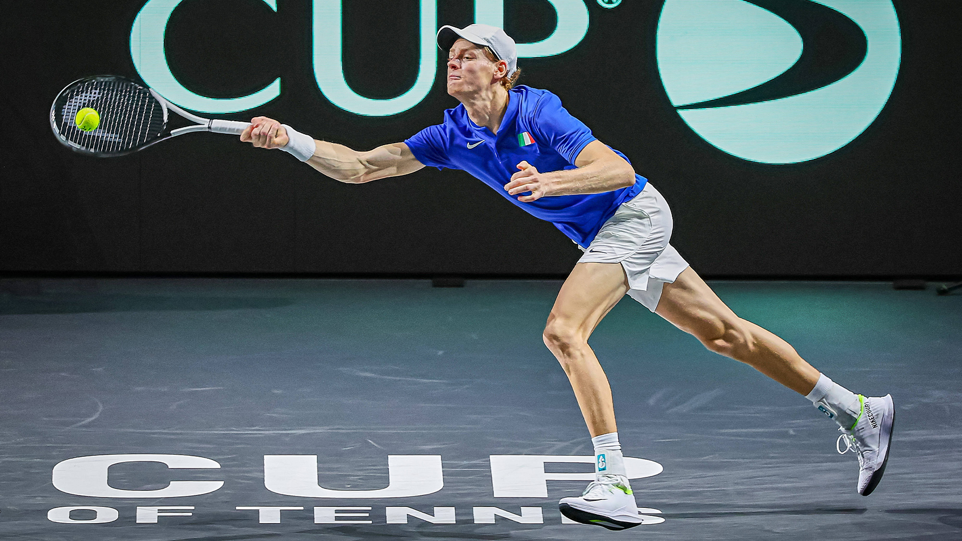 Coupe Davis : Jannik Sinner piège Novak Djokovic dans un match spectaculaire !