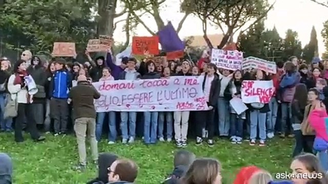 In migliaia al corteo a Roma: Per Giulia, per tutte, grideremo forte