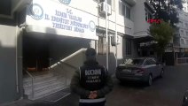 İzmir'de silah kaçakçılığı operasyonu: 2 şüpheli gözaltına alındı