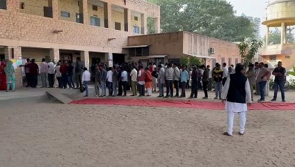 सशत्र जवानों की कड़ी चौकसी में मतदान, सीएम के आते ही हलचल बढ़ी