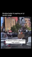 Bir karton parçasıyla şahane bir gösteriye imza atan adam