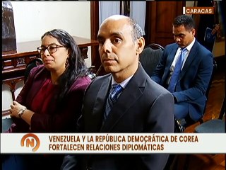 Gobierno nacional condecora a embajador de la República Popular Democrática de Corea