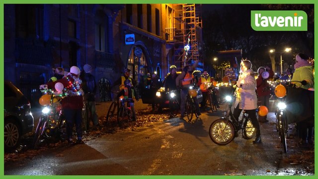 Le Ravel et les chemins de halage illuminés par les cyclos de la balade Le Vélo s'éclaire, c'est clair