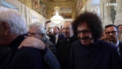 Mini concerto al Quirinale, cantanti improvvisano "Volare" a Mattarella