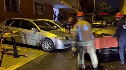 İstanbul'da fırtına: Çatılar uçtu, metrelerce dalgalar oluştu!