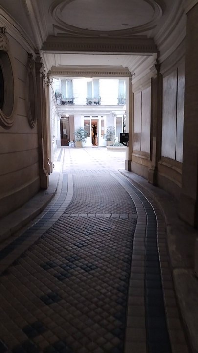 paris 9 , martyrs, 51m2