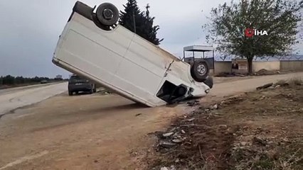 Hatay'da akılalmaz kaza: Kaza sonrası kamyoneti görenler gözlerine inanamadı