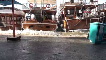 Antalya'da Şiddetli Yağış ve Fırtına