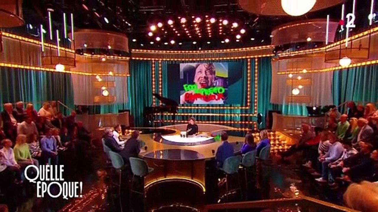 Karine Le Marchand submergée par l'émotion dans "Quelle époque !" sur France 2, l'animatrice ne parvient pas à retenir ses larmes.