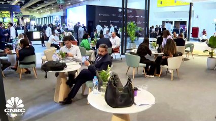 مصر تطرق باب العقار في مساع منها لجذب الدولار