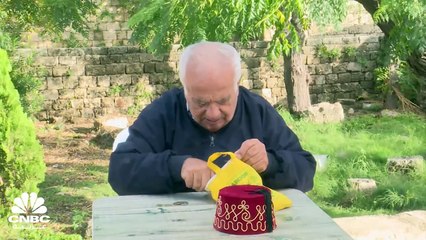 رغم تجريمها من قبل القانون.. انتشار ظاهرة تذويب العملة في لبنان