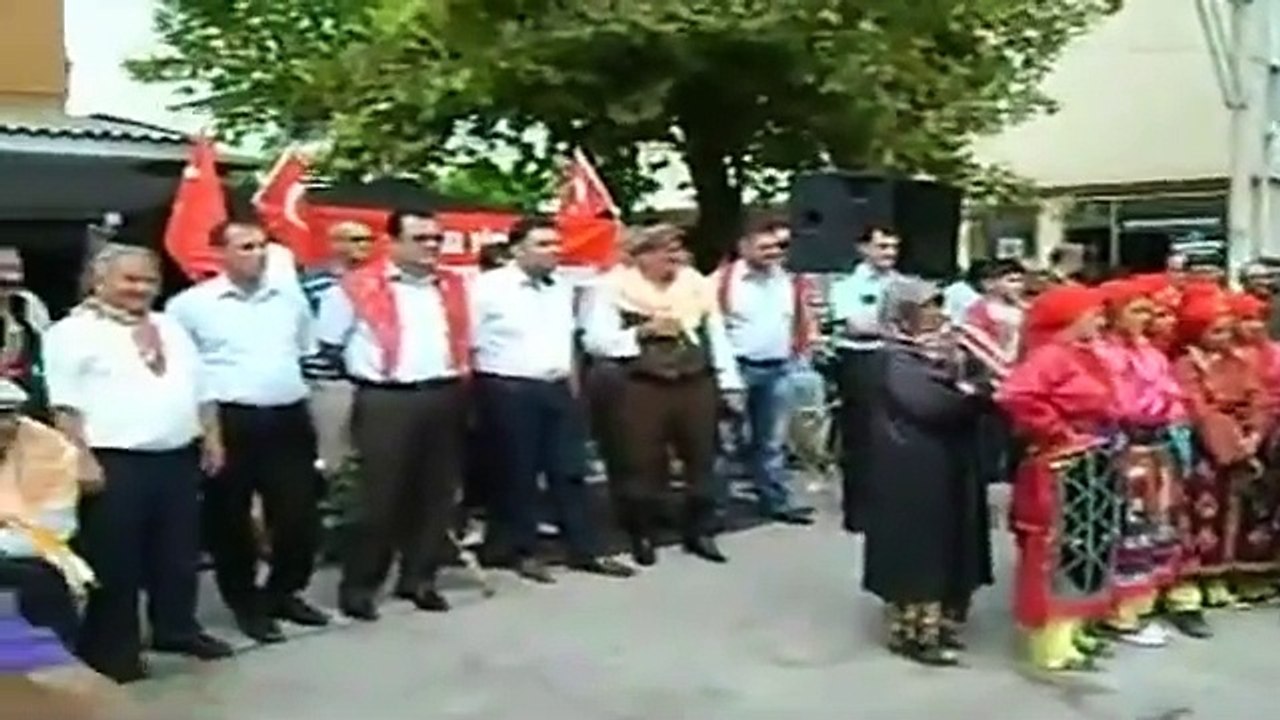 Gözeren Köyü Halk Oyunları Ekibi