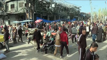 نقص حاد في احتياجات أساسية بغزة والأونروا تبدأ توزيع الدقيق