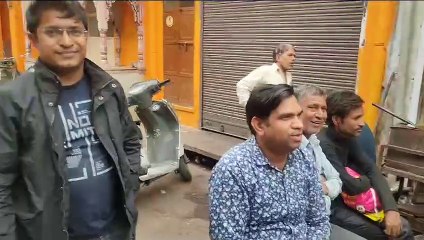 चाय की थडिय़ों से लेकर गली-मोहल्लों में भी अब हार-जीत का लगा रहे गणित