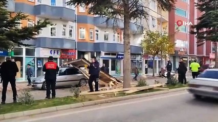 Amasya'da Fırtına Cami Minaresini Uçurdu